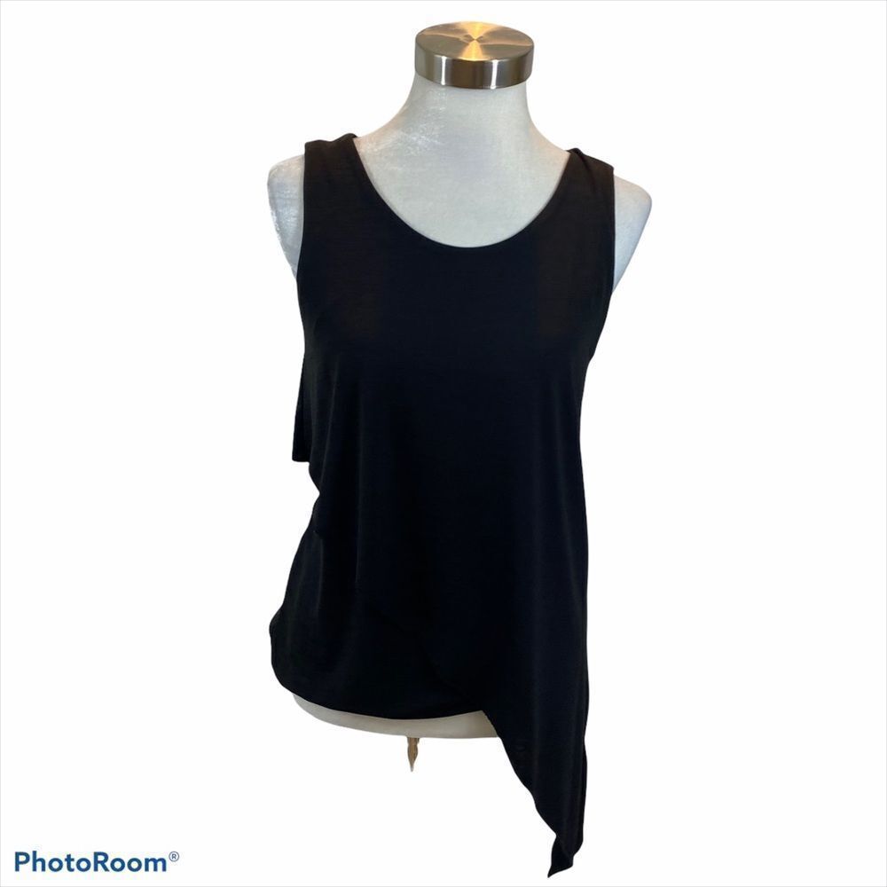 Cable & Gauge Black Layered Asymmetrical Top Med‎